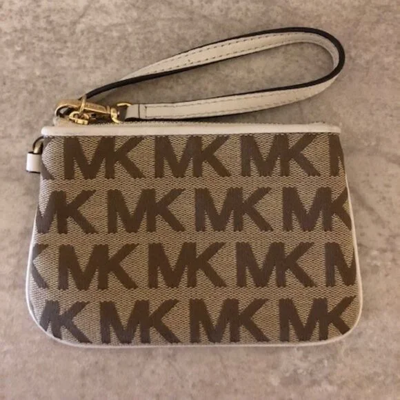 Michael Kors monogrammed wristlet EUC - Picture 14 of 14